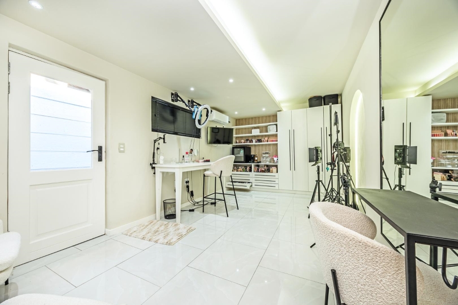 4 Bedroom Property for Sale in Townsend Estate Western Cape